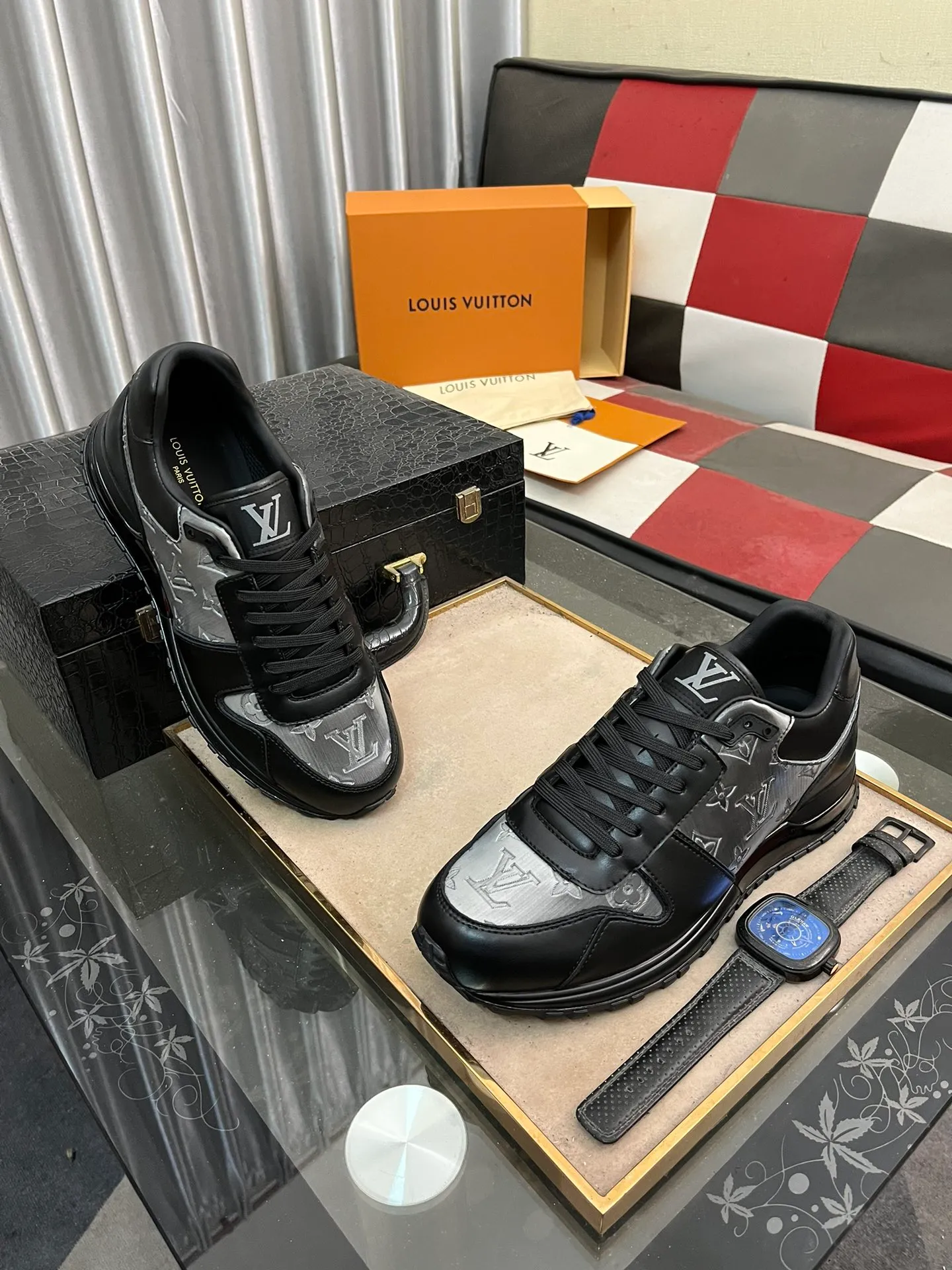 Men's shoes 💰540⌚️⌚️LV Louis Vuitton. The latest fashionable casual shoes are popular in physical stores. New spring and summer comfortable imported custom original cowhide, unique jacquard fabric element design. With sheepskin lining, Lv original base, [sun][sun] high-end packaging and high quality💪Details determine quality, code number 38-44